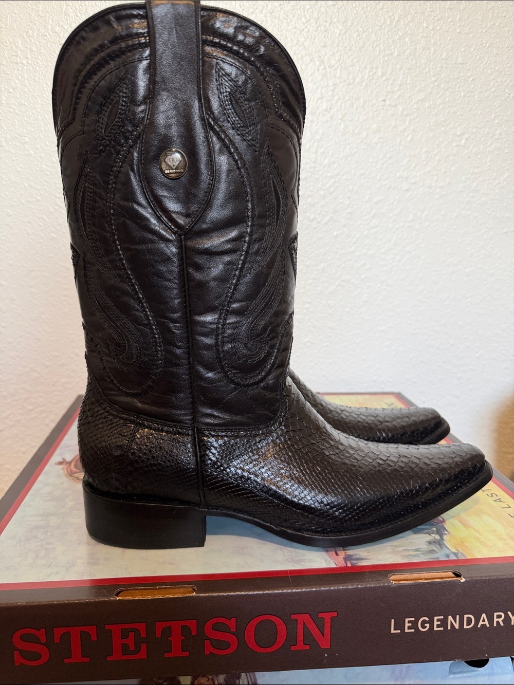 Stetson Men's Black Exotic-Texture Western Boots
